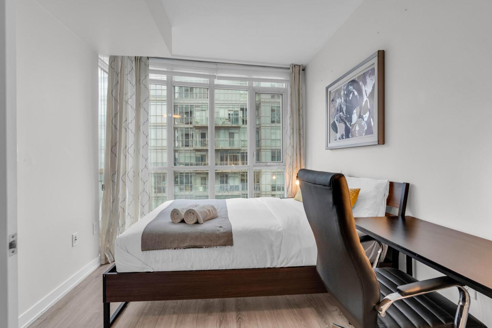 Spadina Modern Suites Toronto Exterior photo